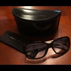 ✨😎Marc by Marc Jacobs Sunglasses & Case✨